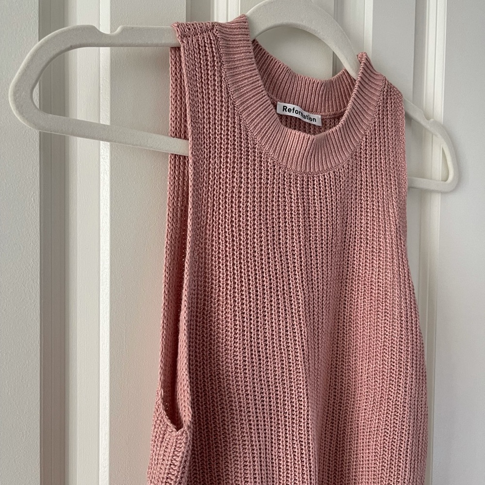 Cropped Tank Sweater - Picture 2 of 3